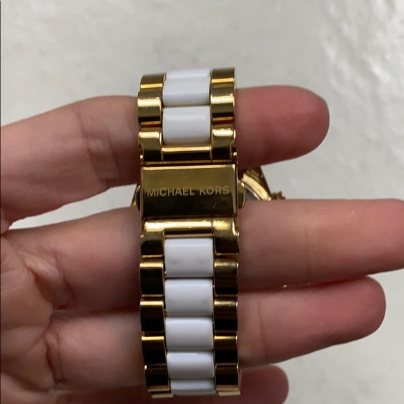 Watch - Picture 4 of 4